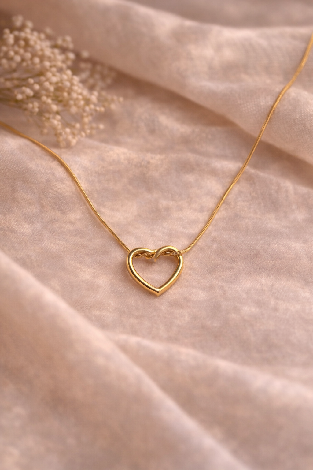 Anti Tarnish Minimal Heart Necklace